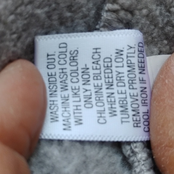 NWT WOMEN'S ZIP UP SWEATER - Picture 5 of 11